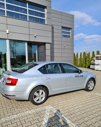 Skoda Octavia cena 43200 przebieg: 293000, rok produkcji 2019 z Gołdap małe 154
